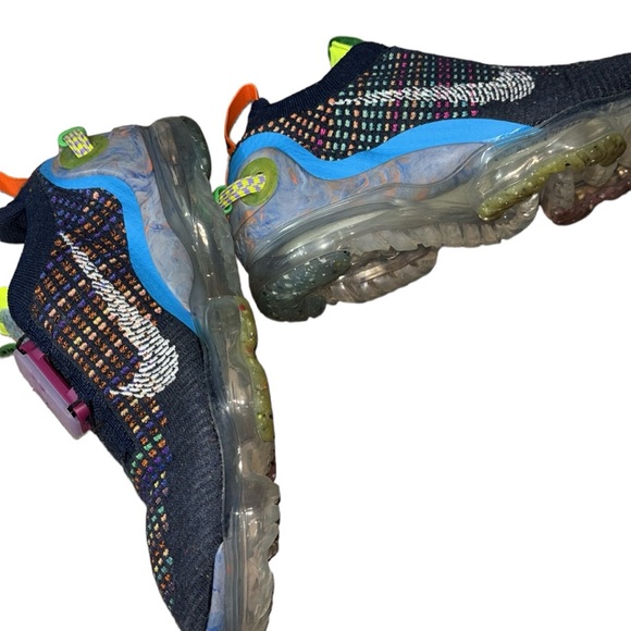 NIKE VaporMax Mid-Top Women’s Running Shoe, Size 8 - Picture 12 of 15